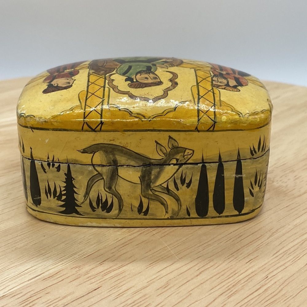Kashmiri Hand Painted Mughal Lacquer Box - Picture 7 of 9
